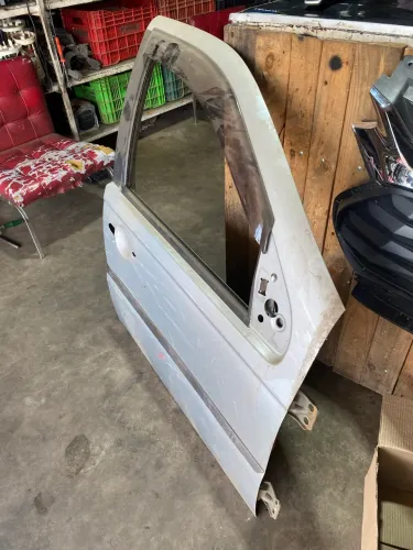 Porta do siena\palio bbb dianteira direita  temos várias cores 