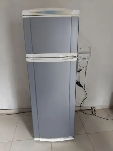Geladeira gelo seco 370L