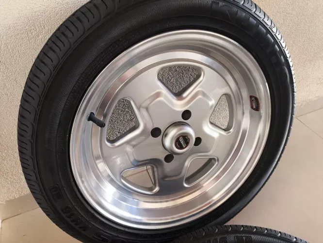 Par Rodas Weld Prostar Tala 4 com o pneus novos