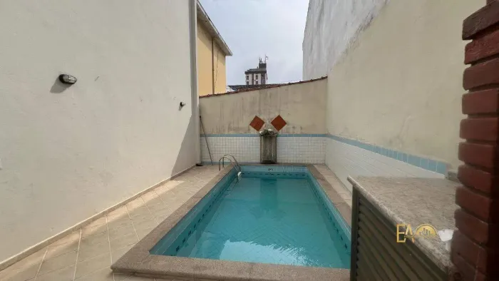 Casa Sobreposta baixa à venda no Bairro Boqueirão - Santos/SP