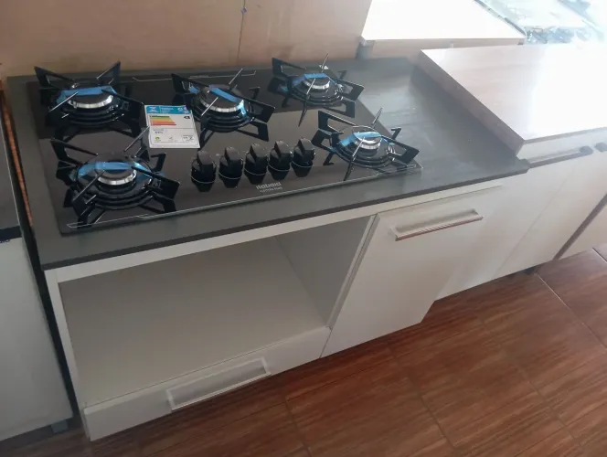Balcão e fogão Cooktop Itatiaia novo 