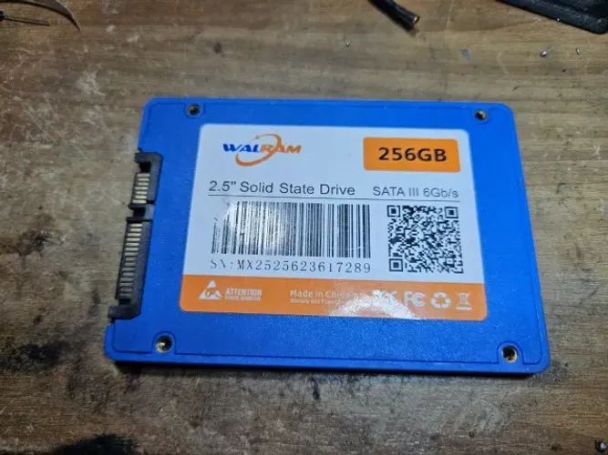 SSD 2.5 WALRAM 256GB