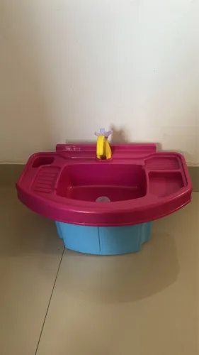 Pia de brinquedo que sai água