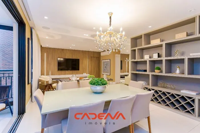 Apartamento com 3 suítes e 3 vagas para aluguel no Alto da Glória