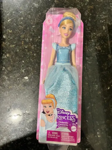 Boneca Cinderela Princesa Disney R$ 100,00