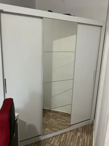Guarda-roupa 3 portas com espelho