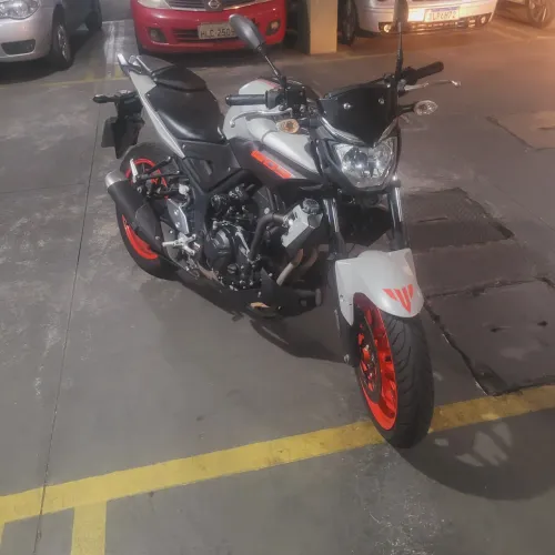 MT 03 Segundo Dono 23 mil kms , com acessórios , muito conservada