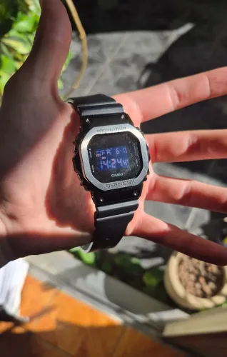 Casio G-Shock GM-5600B Original | Caixa Metálica | Em Ótimo Estado