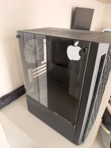 Gabinete de computador de mesa