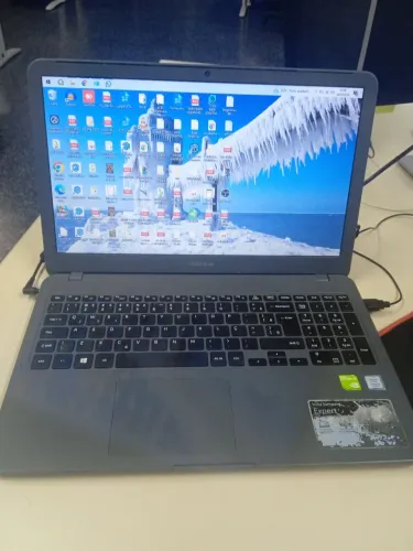 Notebook Samsung - i5 - 8GB - Placa de 2GB 