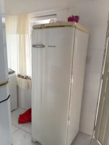 Vendo geladeira eletrolux