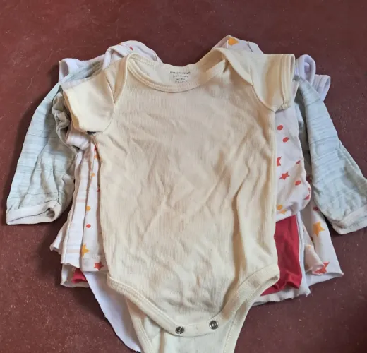 Roupas de brechó para bebês (até 8 meses)
