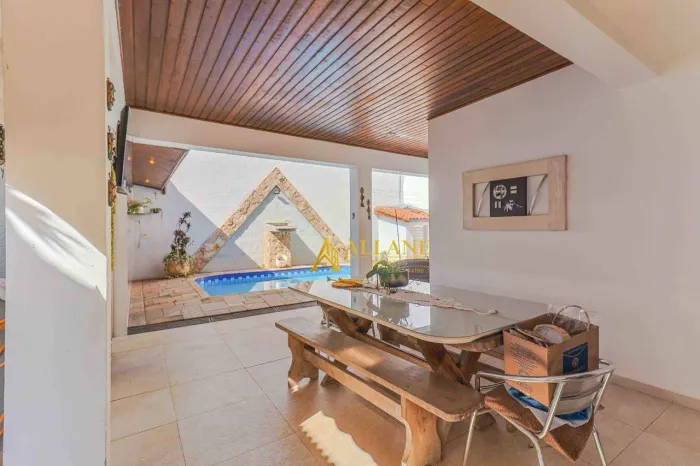 Sobrado com 3 dormitórios, 1 suíte à venda, 259 m² por R$ 1.280.000 - Jardim Pagliato - So
