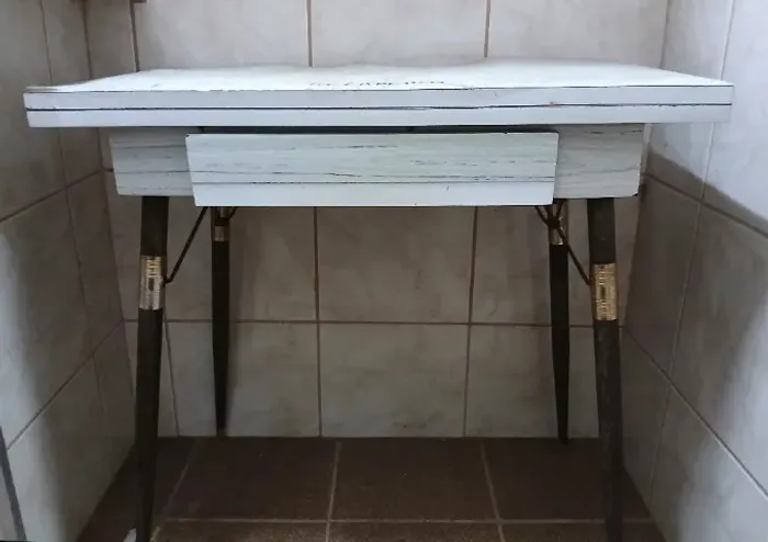 Mesa dobrável de fórmica e pé palito (anos 50/60)