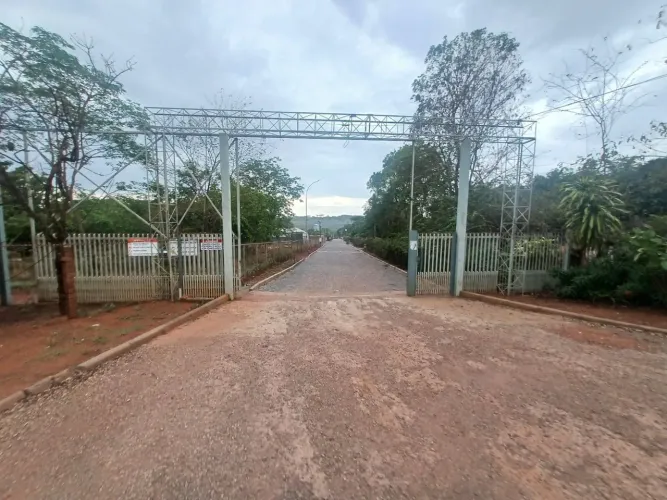 Vendo chácara no incra 7 atrás do atacadão dia a dia dentro de condominio a