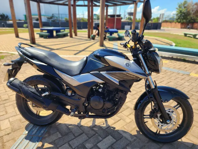 Fazer  250 semi nova 