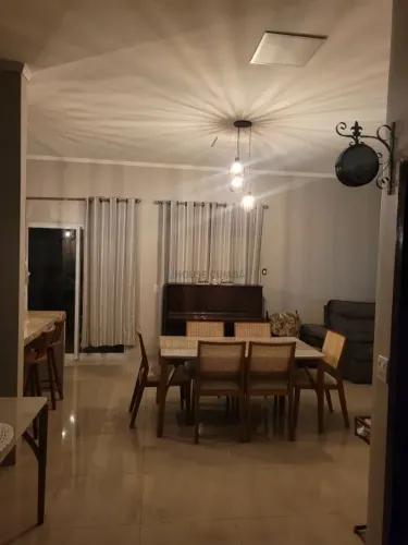 CASA AMPLA + TERRENO EXTRA À VENDA