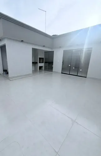 Casa moderna e sofisticada à venda na QR 605 Samambaia Sul!