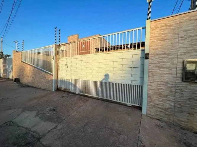 Casa a Venda no Jardim Comodoro