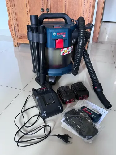 Aspirador GAS 18V-10 L Professional + Carregador e Baterias BOSCH