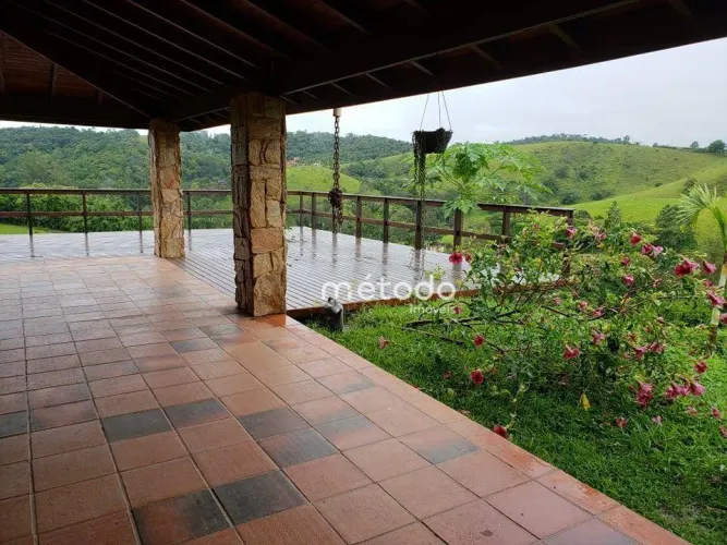 Sítio com 6 quartos à venda, 139620 m² por R$ 2.300.000 - Bairro Maracatu - Guararema/SP