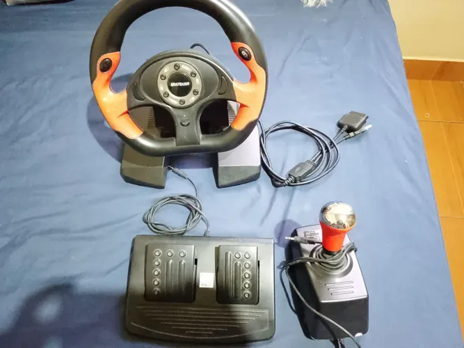 Volante gamer, com pedal e marcha manual