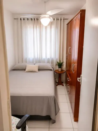 Aluguel de quarto para moça