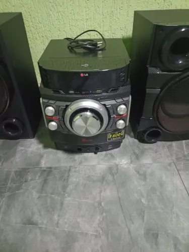 Som LG 1800 RMS Bluetooth 