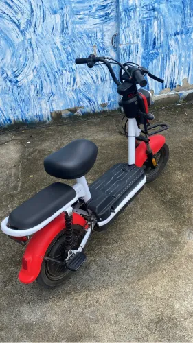 Scooter elétrica 