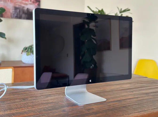Apple Led Cinema Display 24? Perfeito