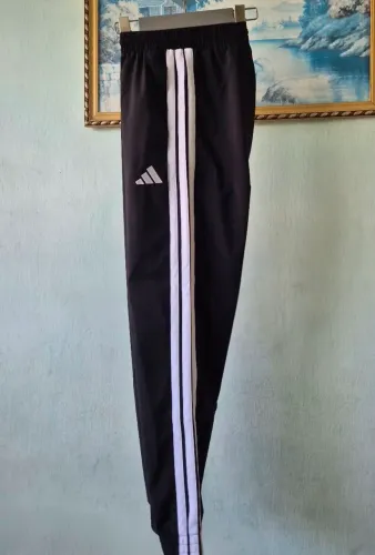 Calça Adidas Essentials 3 Listras