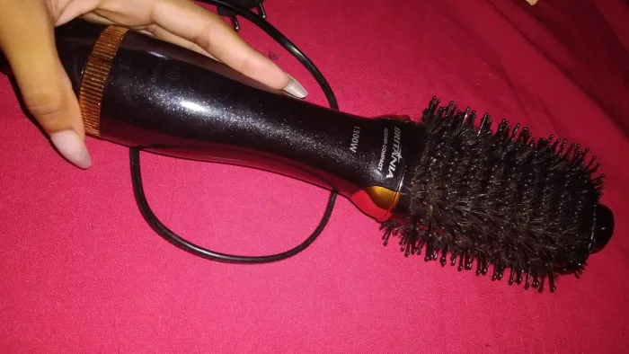 escova secadora Britânia bivolt