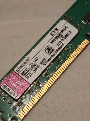 Memória Kingston RAM DDR3 de 2 GB (modelo KVR1333D3N9/2G)