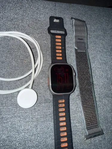 Apple Watch Ultra 2 Titânio 49mm pulseira Loop Trail Azul/preta USADO
