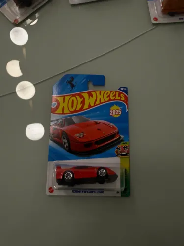 FERRARI F40 HOTWHEELS