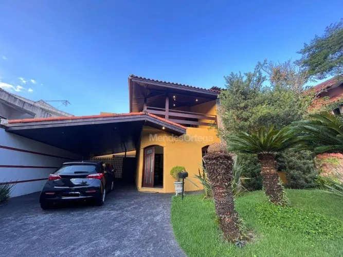 Casa/SOBRADO com 5 dormitórios para alugar, 600 m² por R$ 2.610/mês - Condomínio Isaura -