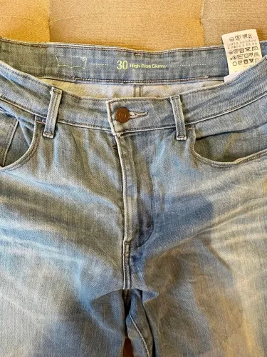 Calça Levis Skinny tam 40 lavagem clara
