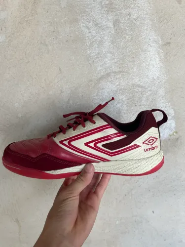 Tênis de futsal