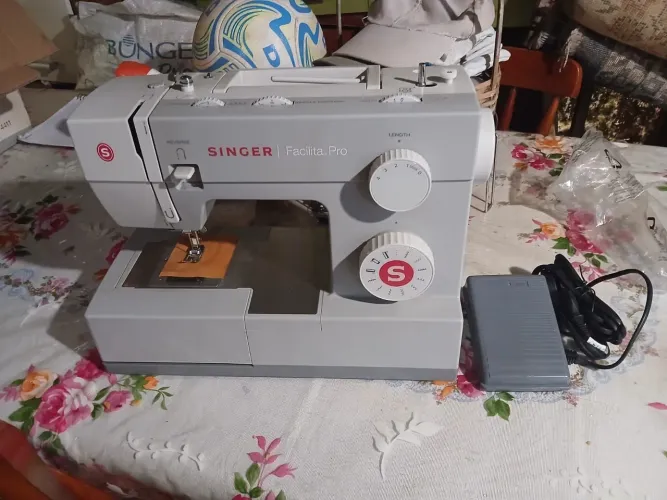 Máquina de costura Singer