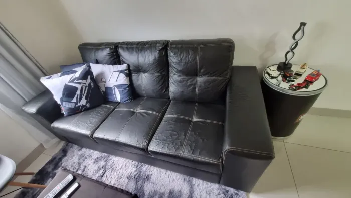 Sofa 3 lugares courino