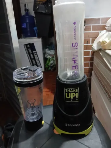 Liquidificador shake up + coqueteleira a pilha