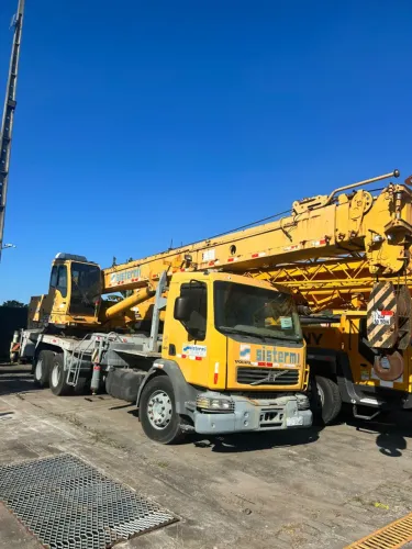 GUINDASTE MADAL MD-300 C ANO 2006 DE 30 TONELADAS -UNICO DONO
