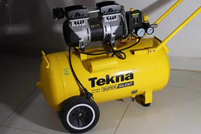 Compressor Silencioso Tekna CPS7050 50L 220V Super Silent (Isento de Óleo)