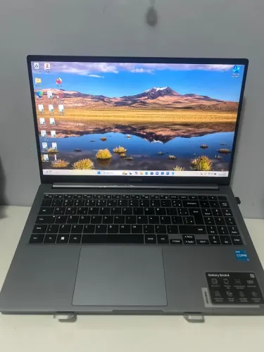 Samsung Galaxy Book4 i3 | 8GB RAM | SSD 256GB | Muito Conservado