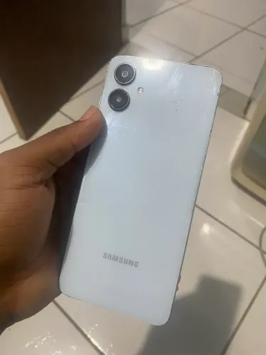 samsung A06 