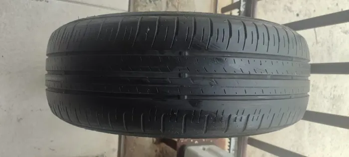 PNEU Dunlop 185/60- R 15 EM ÓTIMO ESTADO - APROVEITE!