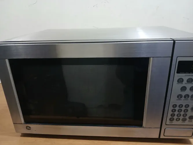 Microndas GE MG31ADI 31L