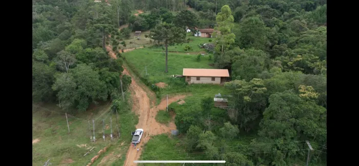 Vendo lindo sítio em área privilegiada