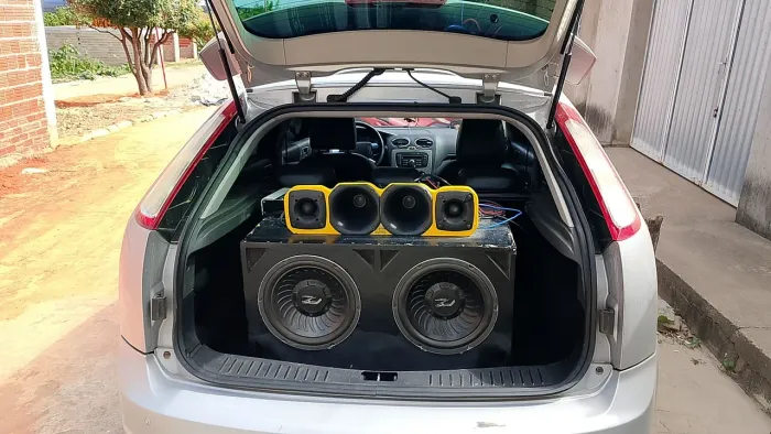Vende-se som automotivo em perfeito estado. Obs. Módulo estar queimado 