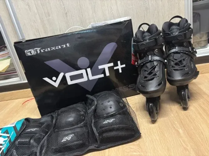 PATINS INLINE FREESTYLE TRAXART VOLT + 80MM/ABEC-9 Preto